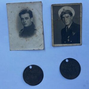 Collectable Vintage Military Photographs and Dog tags